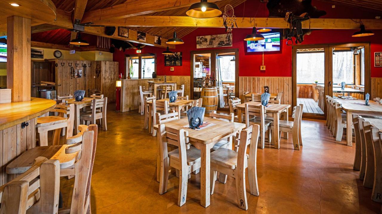 Roadcamp - American Motel & Sportsbar Marl Exteriér fotografie